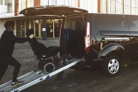 Laadhellingen en takels voor uw bedrijfswagen. 